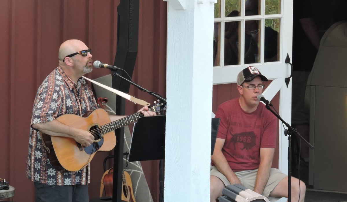 Dave & John Acoustic - Live at Pennings Farm Market, Warwick NY